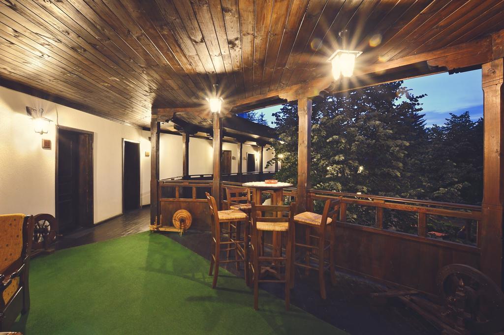 Family Hotel Fenerite Gabrovo Kültér fotó