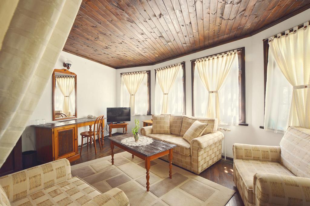 Family Hotel Fenerite Gabrovo Kültér fotó