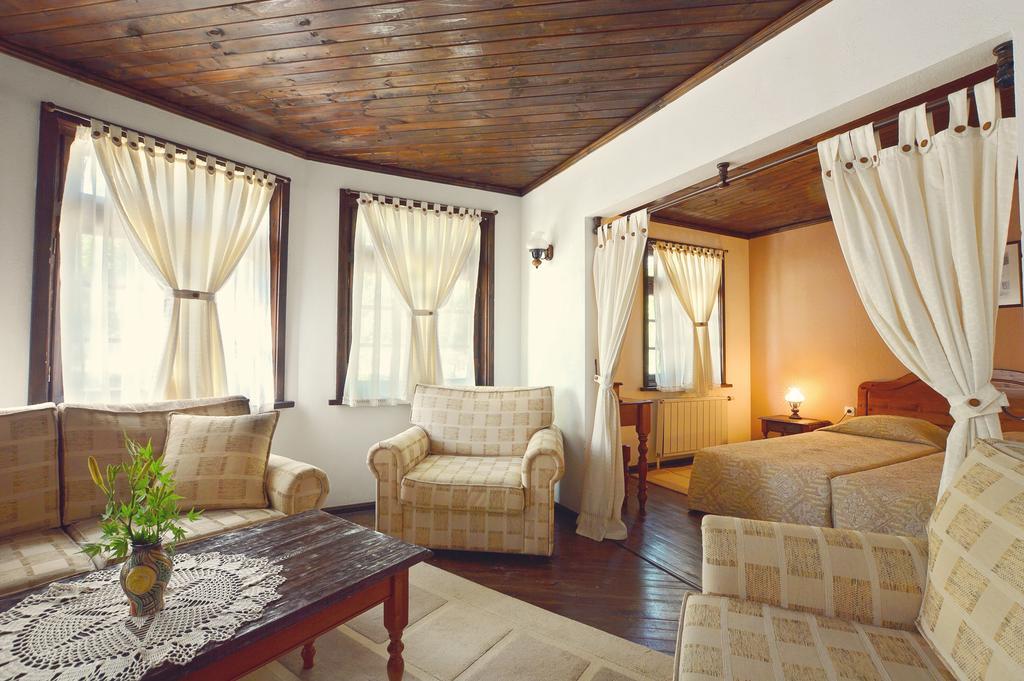 Family Hotel Fenerite Gabrovo Kültér fotó