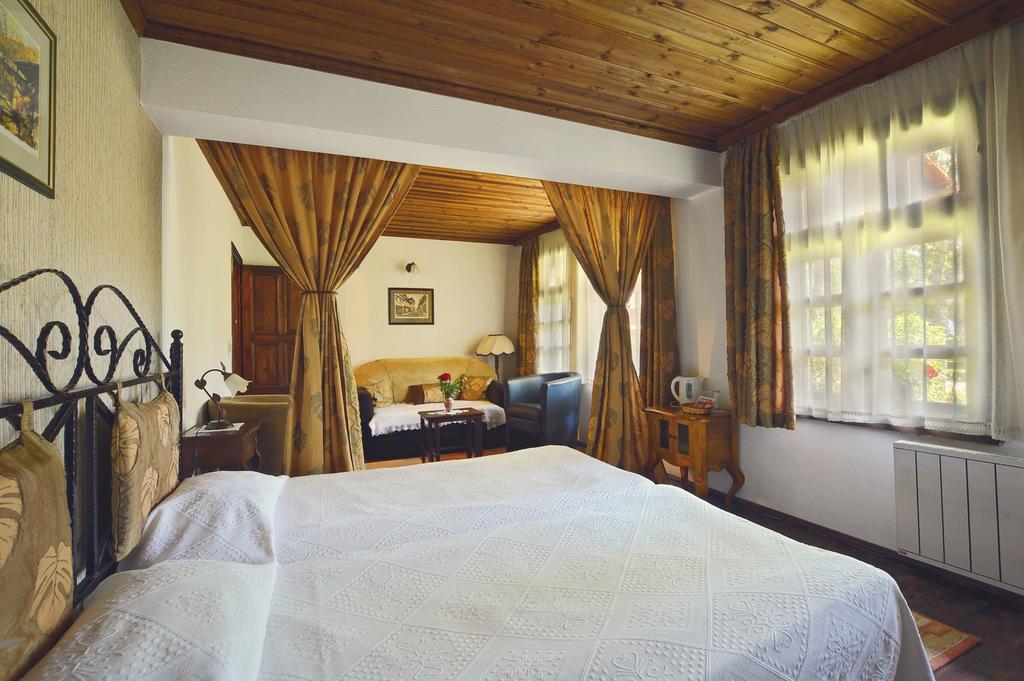 Family Hotel Fenerite Gabrovo Kültér fotó