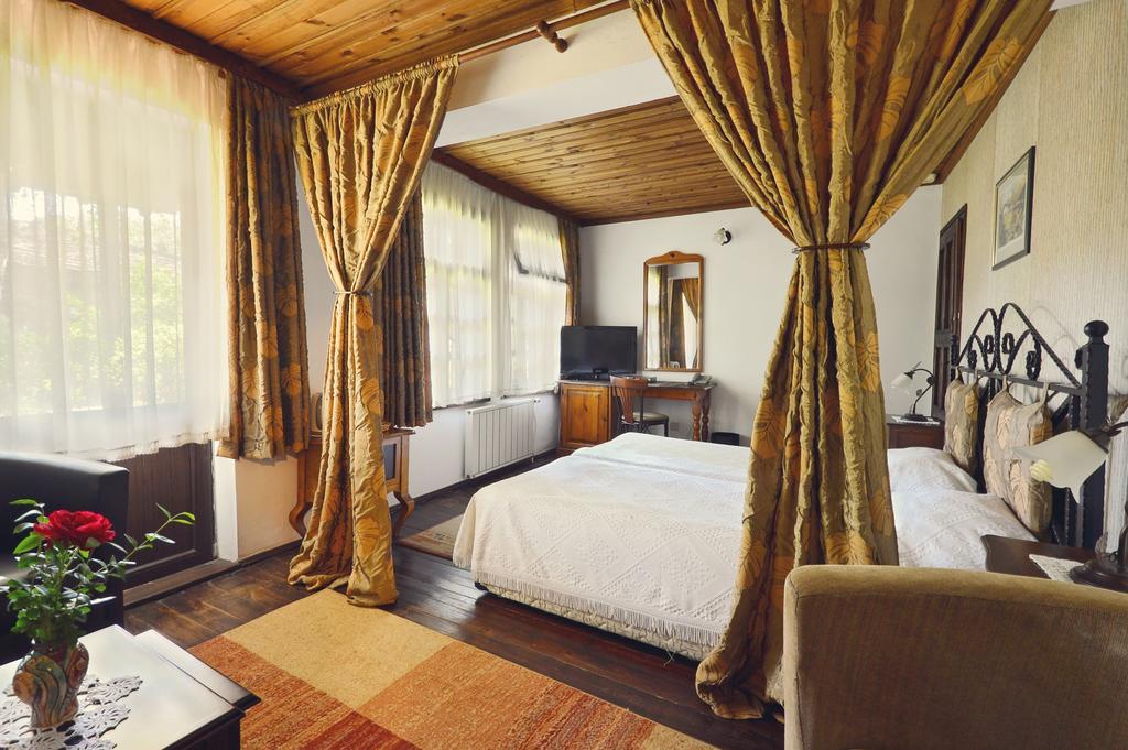 Family Hotel Fenerite Gabrovo Kültér fotó