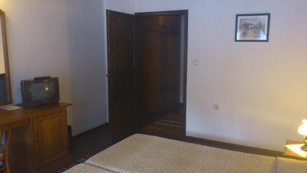 Family Hotel Fenerite Gabrovo Kültér fotó
