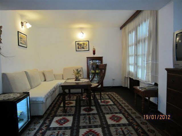 Family Hotel Fenerite Gabrovo Kültér fotó