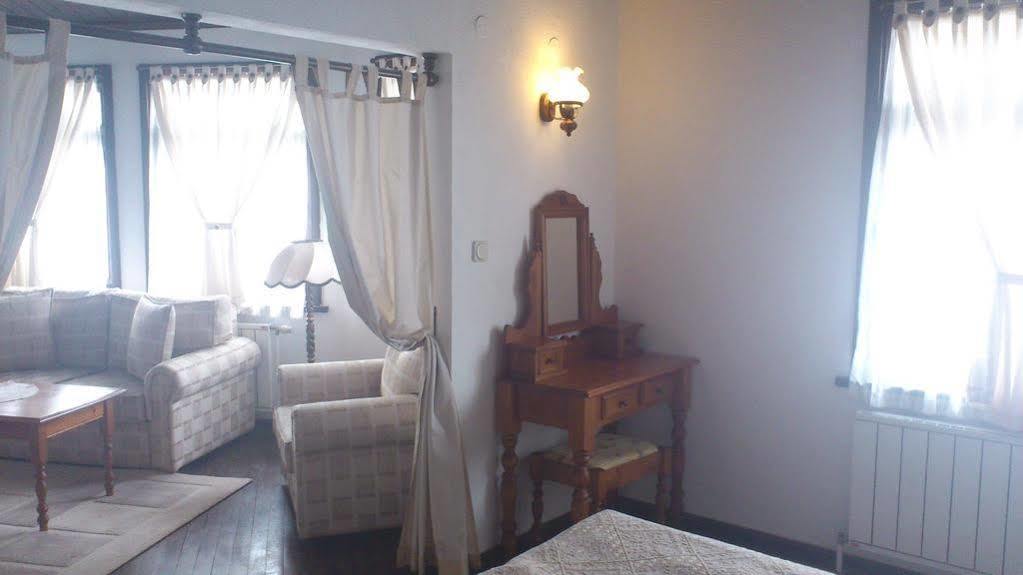 Family Hotel Fenerite Gabrovo Kültér fotó