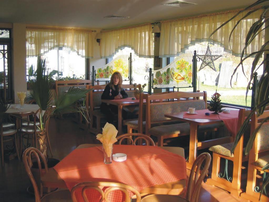 Family Hotel Fenerite Gabrovo Kültér fotó