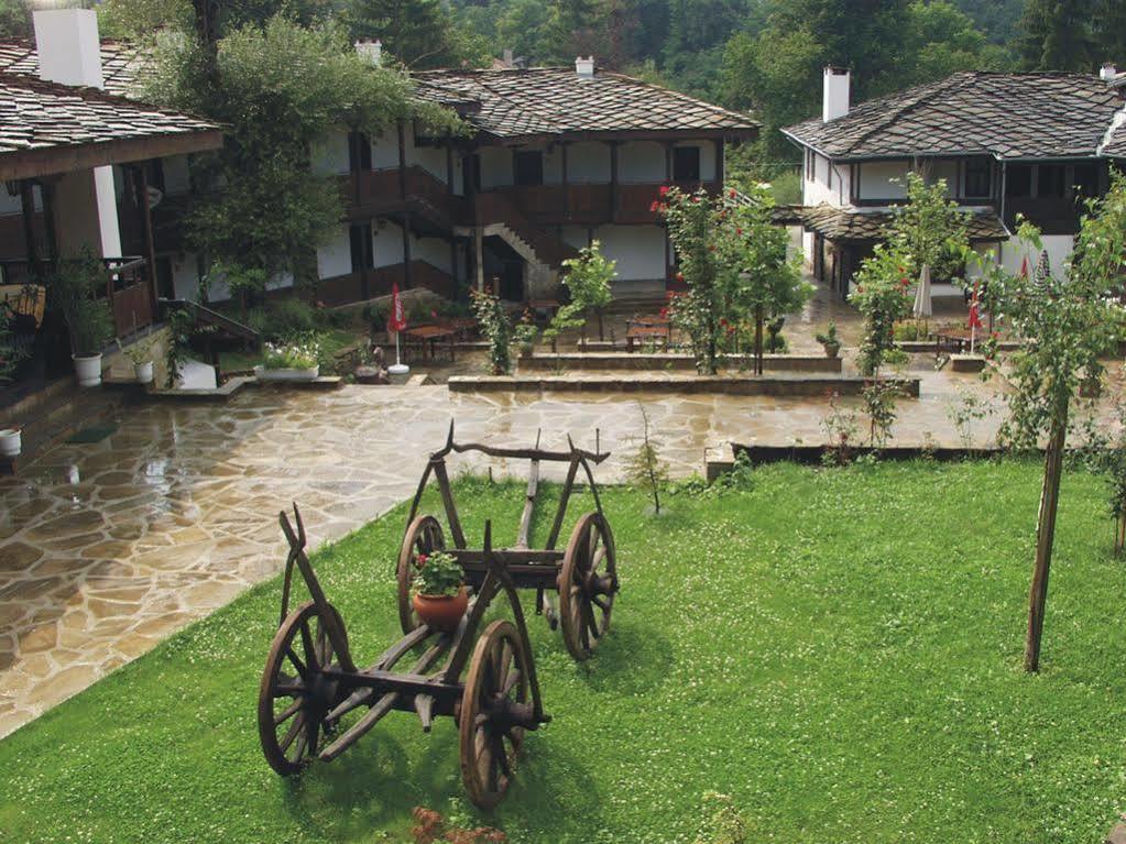 Family Hotel Fenerite Gabrovo Kültér fotó