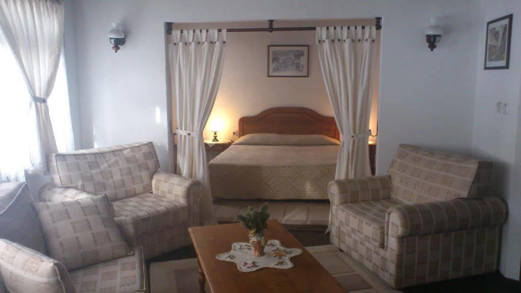 Family Hotel Fenerite Gabrovo Kültér fotó
