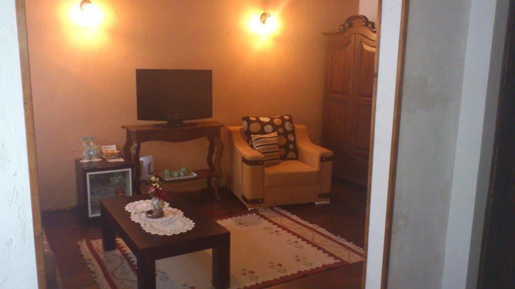 Family Hotel Fenerite Gabrovo Kültér fotó